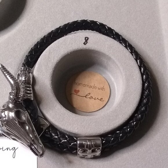 Upscale! Stainless Steel Cow Skull Leather Slider Bracelet! Calling all Cowgirls - Picture 12 of 12